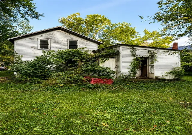 Photo 3 of Single family home for sale at 113 S Red Bud Trl, Buchanan, MI 49107 | MLS# 70556658 | Listing updated on 2026-09-18