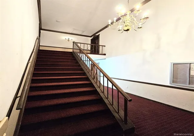 Listing Photo 4 - Condo for sale in building located at 27718 W Echo Vly, Farmington Hills, MI 48334 - Unit #216