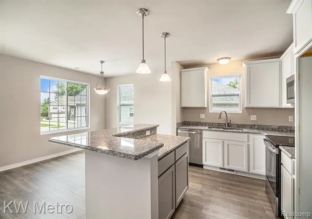 Photo 3 of Condo for sale at 225 Whispering Pines Dr #13, Fenton, MI 48430 5303 | MLS# 61025930 | Listing updated on 2026-09-15