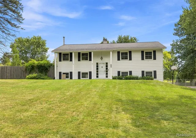 Photo 1 of Sale Pending at 9805 Platt Rd, Milan, MI 48160 | MLS# 61023324 | Listing updated on 2026-09-09