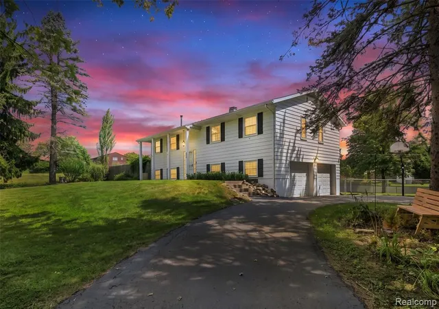 Photo 3 of Sale Pending at 9805 Platt Rd, Milan, MI 48160 | MLS# 61023324 | Listing updated on 2026-09-09