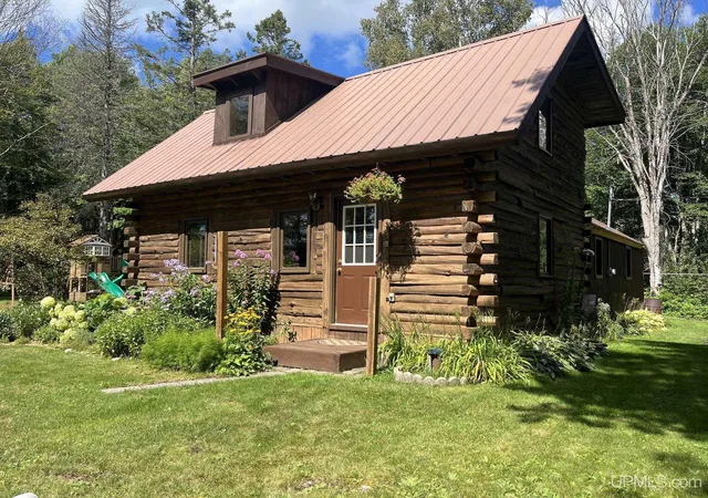 Photo 1 of Single family home for sale at E578 M94 Hwy, Skandia, MI 49885 | MLS# 50221343 | Listing updated on 2026-09-18
