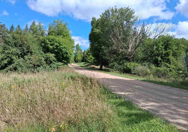 Photo 2 of Single family home for sale at 9713 N Glass Rd, Farwell, MI 48622 | MLS# 50221005 | Listing updated on 2026-09-07