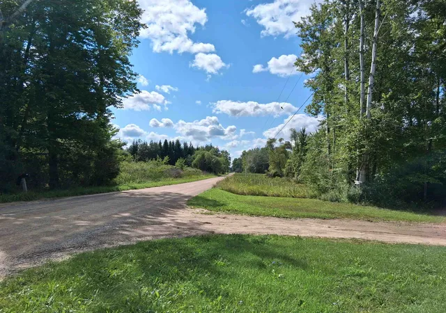 Photo 3 of Single family home for sale at 9713 N Glass Rd, Farwell, MI 48622 | MLS# 50221005 | Listing updated on 2026-09-07