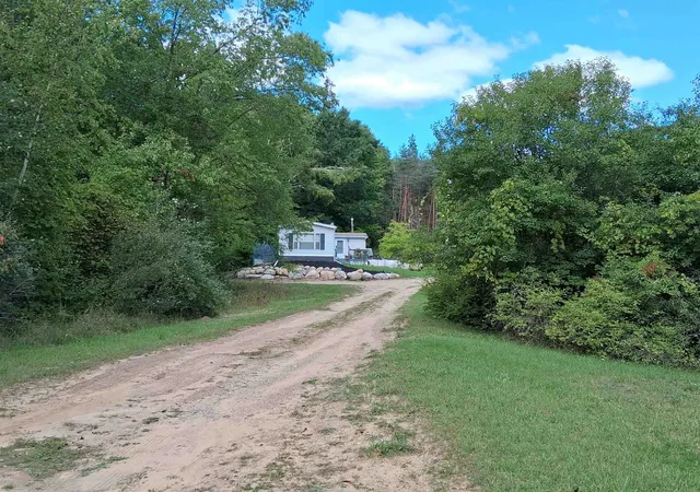 Photo 4 of Single family home for sale at 9713 N Glass Rd, Farwell, MI 48622 | MLS# 50221005 | Listing updated on 2026-09-07
