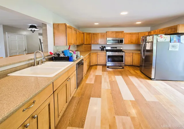 Photo 4 of Single family home for sale at 15576 Evergreen St, Painesdale, MI 49955 | MLS# 50220920 | Listing updated on 2026-09-28