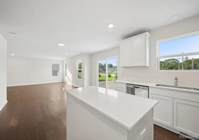 Photo 4 of Single family home for sale at 34398 Sandpiper Ct, New Baltimore, MI 48047 2837 | MLS# 60992512 | Listing updated on 2026-10-19