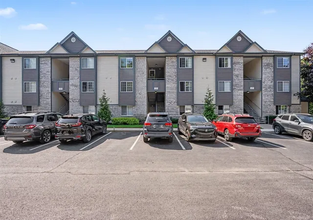 Photo 1 of Condo for sale at 18400 N Ridge Ct #17, Spring Lake, MI 49456 | MLS# 70555590 | Listing updated on 2026-09-15