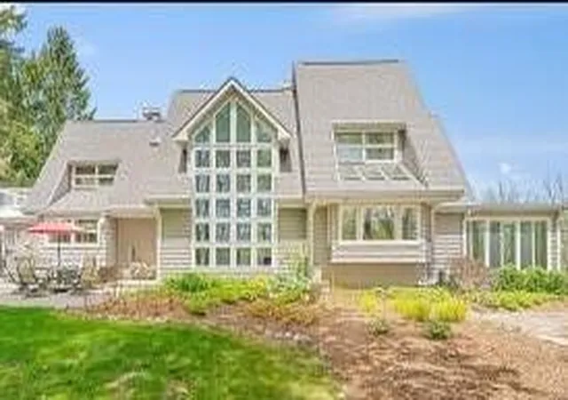 Photo 2 of Sale Pending at 8121 W Eaton, Grand Ledge, MI 48837 | MLS# 70532982 | Listing updated on 2026-10-20