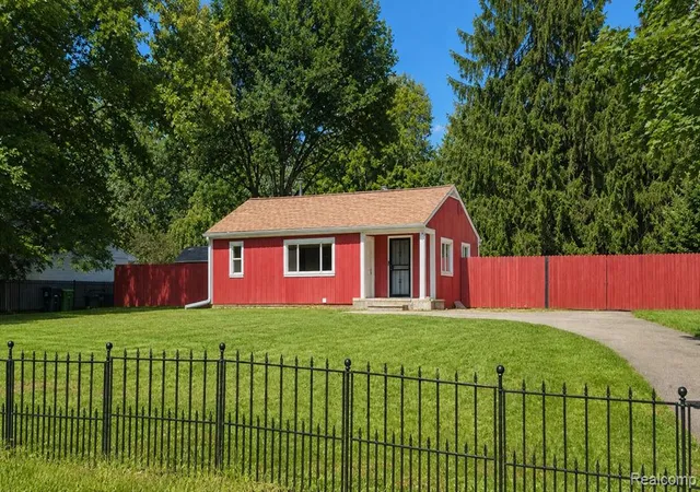 Photo 2 of Single family home for sale at 6464 Huron River Dr, Dexter, MI 48130 9796 | MLS# 61024614 | Listing updated on 2026-09-13