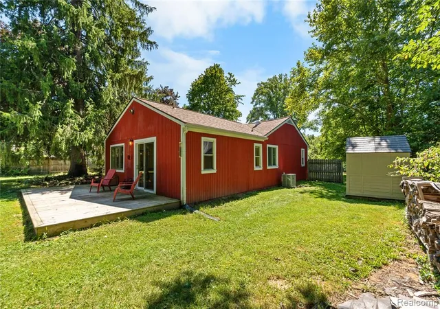 Photo 3 of Single family home for sale at 6464 Huron River Dr, Dexter, MI 48130 9796 | MLS# 61024614 | Listing updated on 2026-09-14