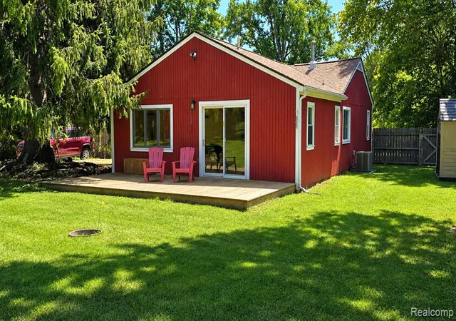 Photo 4 of Single family home for sale at 6464 Huron River Dr, Dexter, MI 48130 9796 | MLS# 61024614 | Listing updated on 2026-09-14