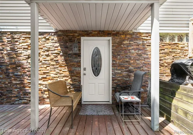 Photo 3 of Single family home for sale at 312 Beach Dr, Oakland, MI 48363 1508 | MLS# 61023453 | Listing updated on 2026-09-06
