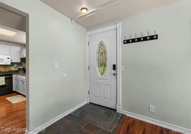 Photo 3 of Single family home for sale at 312 Beach Dr, Oakland, MI 48363 1508 | MLS# 61023453 | Listing updated on 2026-09-20