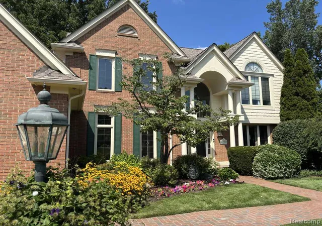 Photo 3 of Single family home for sale at 40054 Woodside Dr, Northville, MI 48168 | MLS# 61038320 | Listing updated on 2026-10-15