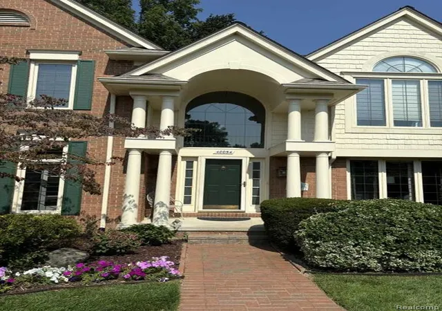 Photo 4 of Single family home for sale at 40054 Woodside Dr, Northville, MI 48168 | MLS# 61038320 | Listing updated on 2026-10-15