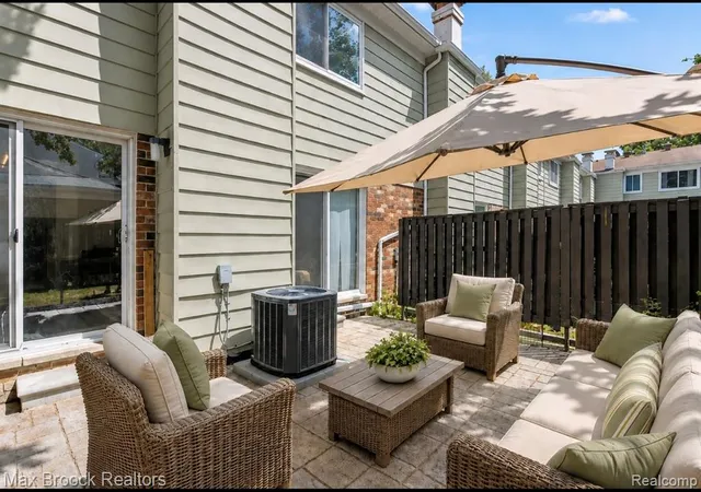 Photo 2 of Condo for sale at 1928 S Wickham, Royal Oak, MI 48073 | MLS# 61029412 | Listing updated on 2026-09-12