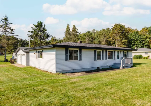 Photo 1 of Single family home for sale at 4105 Us2 Hwy, Iron River, MI 49935 | MLS# 50223895 | Listing updated on 2026-10-15