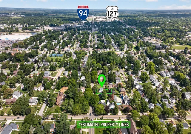 Photo 4 of Single family home for sale at 403 S Wisner St, Jackson, MI 49203 | MLS# 70555465 | Listing updated on 2026-09-17
