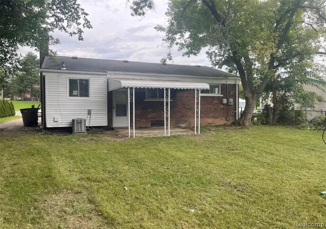 Photo 2 of Sale Pending at 515 Martin Luther King Jr Blvd, Pontiac, MI 48342 | MLS# 61031885 | Listing updated on 2026-10-02