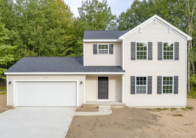 Photo 1 of Single family home for sale at 41 Tipperary Rd, Gladstone, MI 49837 | MLS# 50215574 | Listing updated on 2026-10-02