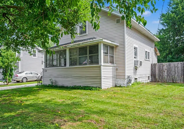 Photo 3 of Single family home for sale at 423 N 14th Street, Niles, MI 49120 | MLS# 70555196 | Listing updated on 2026-09-16
