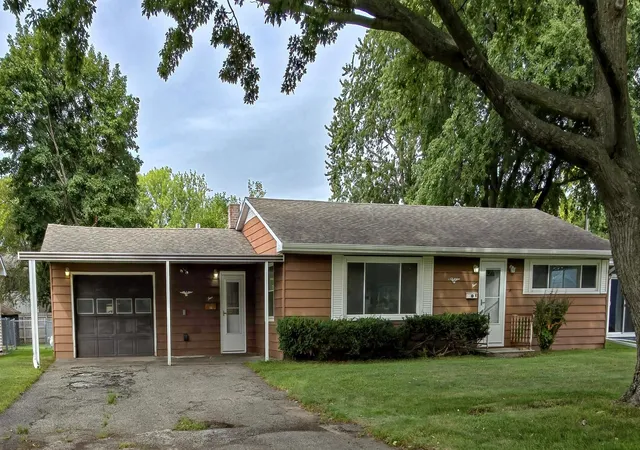Photo 2 of Sale Pending at 4 Tarras Ct, Bay City, MI 48706 | MLS# 50222549 | Listing updated on 2026-09-28