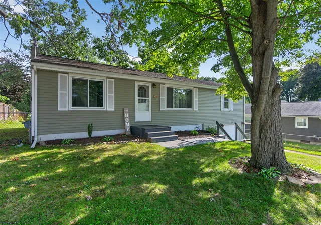 Photo 1 of Single family home for sale at 233 E Clark St, Jackson, MI 49203 | MLS# 70554879 | Listing updated on 2026-09-10