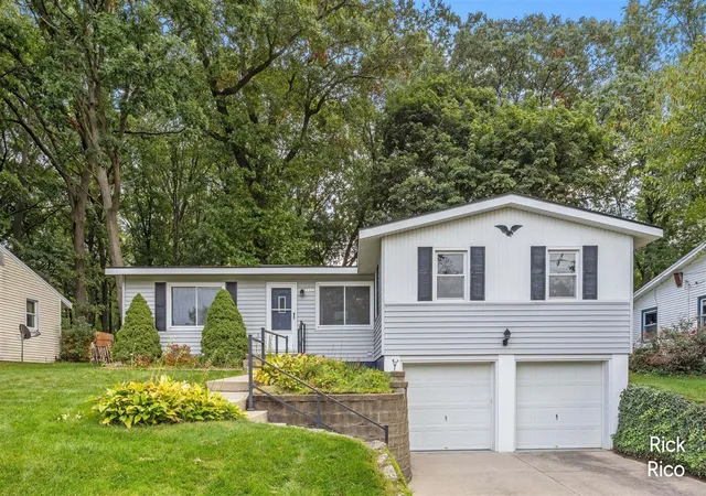 Photo 1 of Sale Pending at 4890 Burgis Ave, Grand Rapids, MI 49508 | MLS# 70563109 | Listing updated on 2026-10-20
