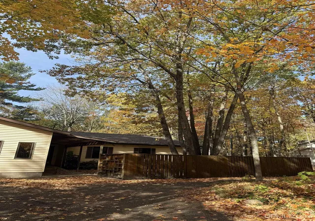 Single family home for sale at 5 Longyear Dr, Negaunee, MI 49866 | MLS# 50224120 | Listing updated on 2026-10-20