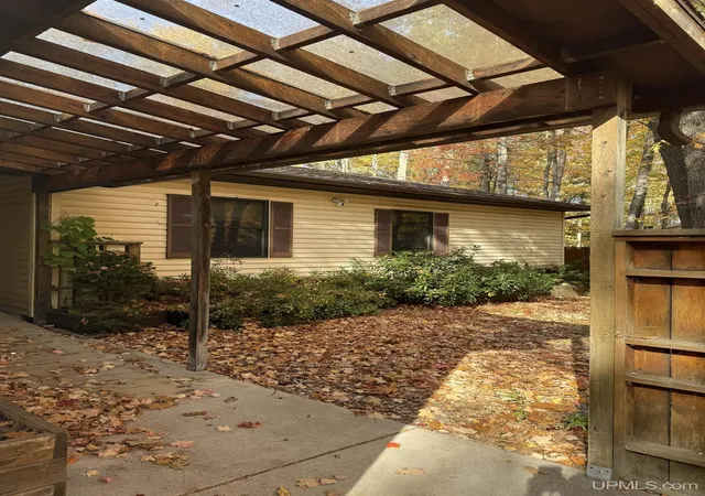 Single family home for sale at 5 Longyear Dr, Negaunee, MI 49866 | MLS# 50224120 | Listing updated on 2026-10-20