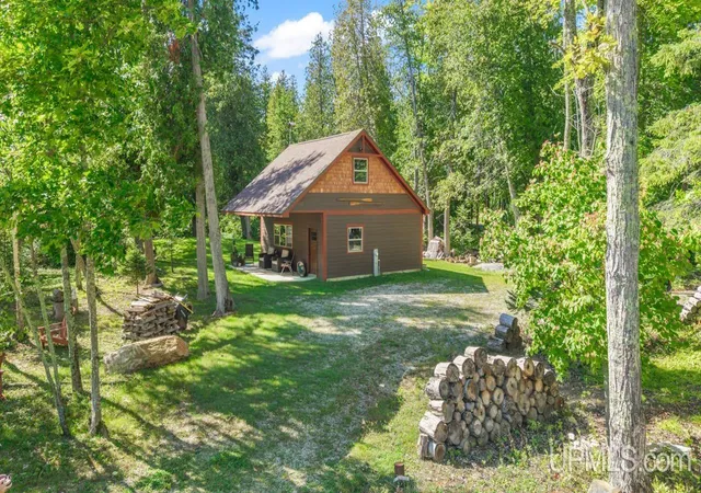 Photo 4 of Single family home for sale at N9650 M 35 Hwy, Stephenson, MI 49887 | MLS# 50221407 | Listing updated on 2026-09-11
