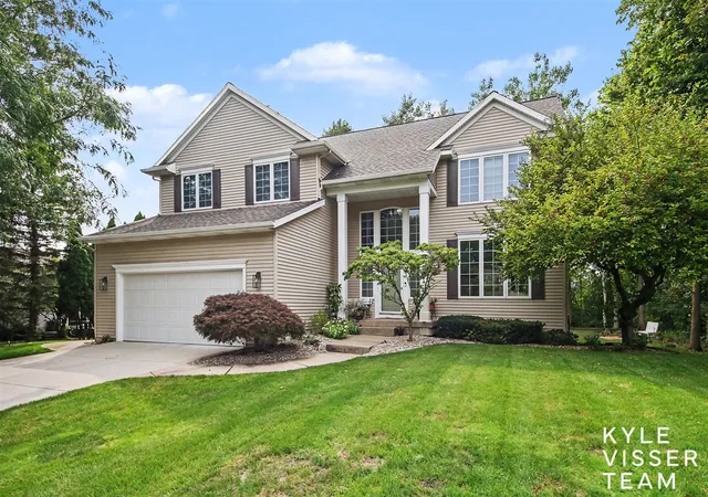 Photo 2 of Single family home for sale at 3315 Falcon Ridge Dr, Grand Rapids, MI 49525 | MLS# 70557537 | Listing updated on 2026-09-11