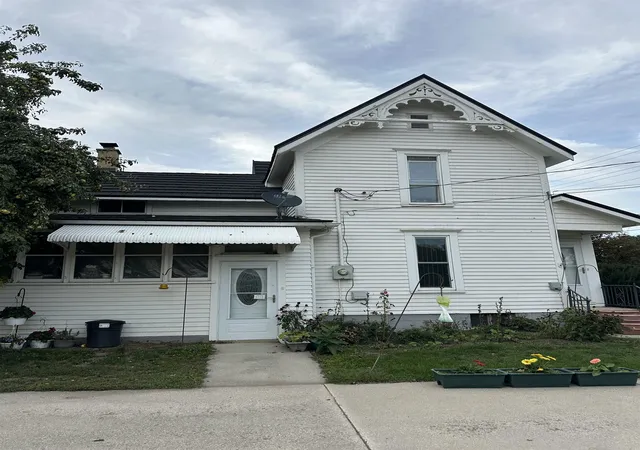 Photo 3 of Single family home for sale at 333 N Chippewa, Shepherd, MI 48883 | MLS# 80073563 | Listing updated on 2026-10-06