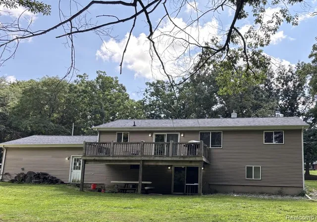 Photo 3 of Single family home for sale at 12389 White Lake Rd, Fenton, MI 48430 | MLS# 61024621 | Listing updated on 2026-09-11