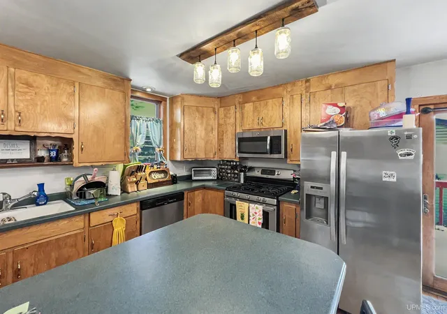 Photo 4 of Sale Pending at 220 Park St, Ironwood, MI 49938 | MLS# 50220852 | Listing updated on 2026-09-10