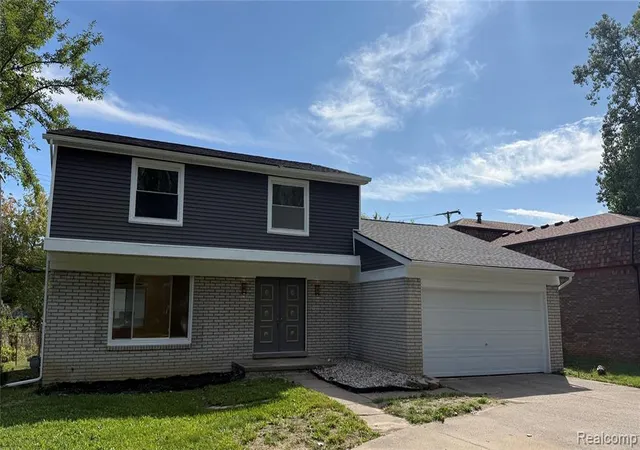 Photo 1 of Single family home for sale at 17365 Hilton St, Southfield, MI 48075 | MLS# 61033406 | Listing updated on 2026-09-26