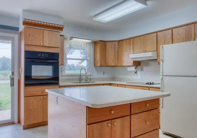 Photo 3 of Single family home for sale at 2470 Lyons Rd, Owosso, MI 48867 | MLS# 50219917 | Listing updated on 2026-09-18