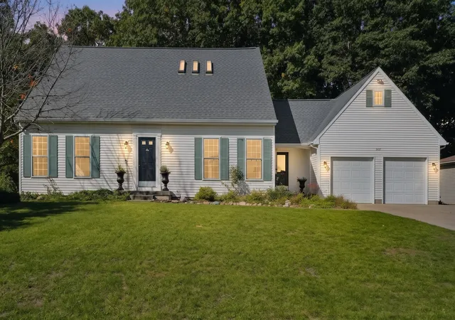 Photo 1 of Single family home for sale at 5427 N Silverstone Dr, Comstock Park, MI 49321 | MLS# 70562031 | Listing updated on 2026-10-12