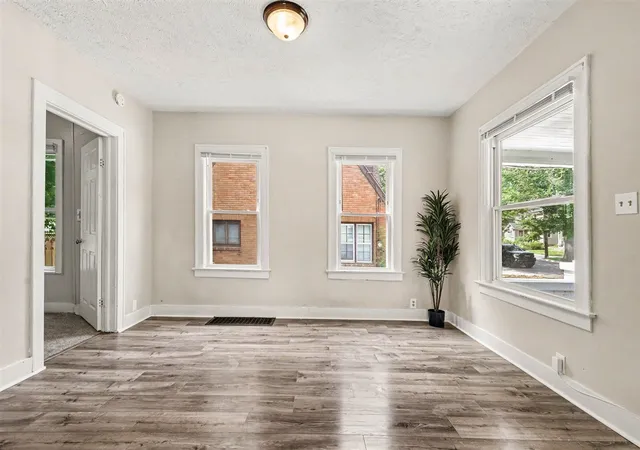 Photo 3 of Single family home for sale at 1334 Orville St, Grand Rapids, MI 49507 | MLS# 70556584 | Listing updated on 2026-09-17