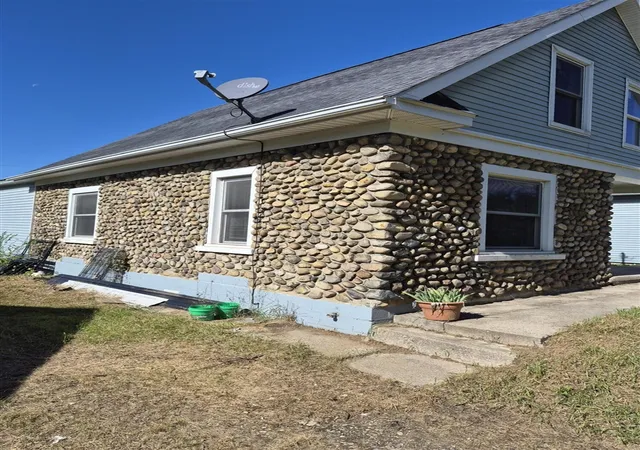 Photo 3 of Single family home for sale at 219 La Grange Ave, Battle Creek, MI 49014 | MLS# 70561347 | Listing updated on 2026-10-11