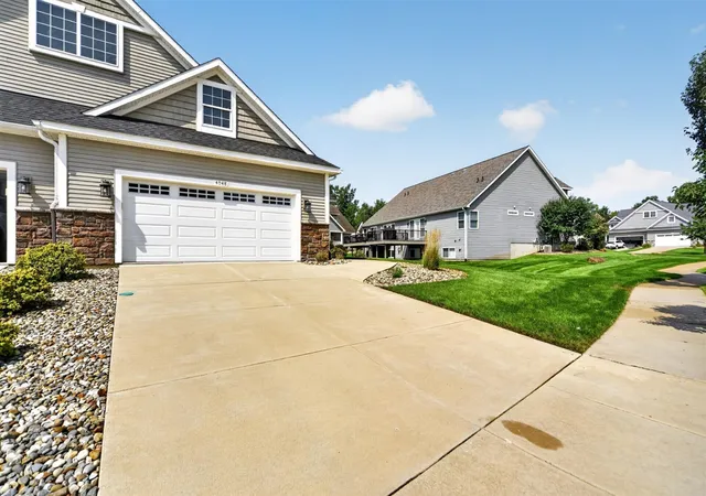 Photo 2 of Condo for sale at 4048 Stoneridge Dr, Jackson, MI 49203 | MLS# 70554301 | Listing updated on 2026-09-10
