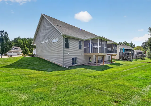 Photo 3 of Condo for sale at 4048 Stoneridge Dr, Jackson, MI 49203 | MLS# 70554301 | Listing updated on 2026-09-10