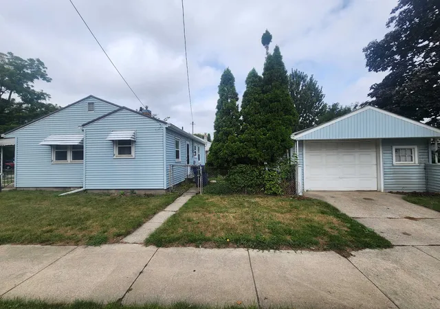 Photo 1 of Single family home for sale at 315 S Erie St, Bay City, MI 48706 | MLS# 50221309 | Listing updated on 2026-09-12
