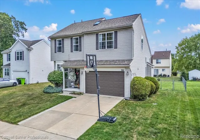 Photo 2 of Sale Pending at 864 Carriage Hill Dr, Fenton, MI 48430 4137 | MLS# 61025194 | Listing updated on 2026-09-05