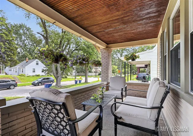 Photo 3 of Single family home for sale at 1921 Linden Ave, Grand Rapids, MI 49507 | MLS# 70556594 | Listing updated on 2026-09-22