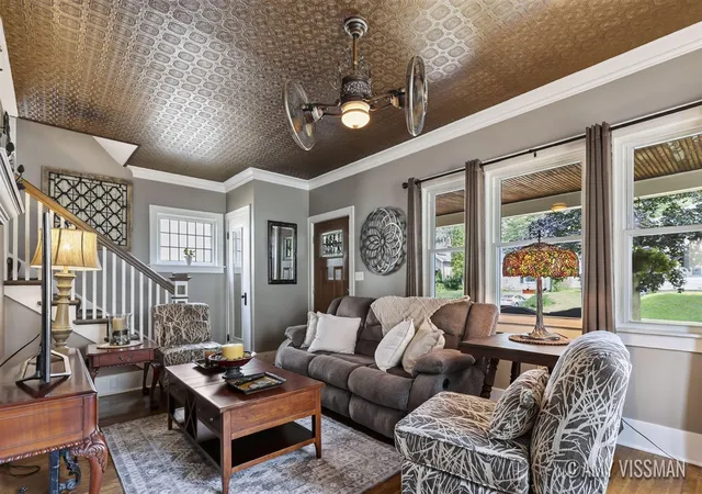 Photo 3 of Single family home for sale at 1921 Linden Ave, Grand Rapids, MI 49507 | MLS# 70556594 | Listing updated on 2026-09-22