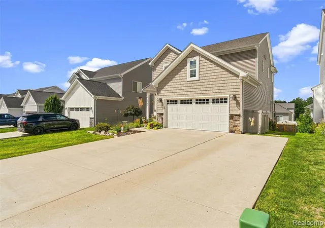Single family home for sale at 2165 Rolling Hills Dr, Holly, MI 48442 | MLS# 61025746