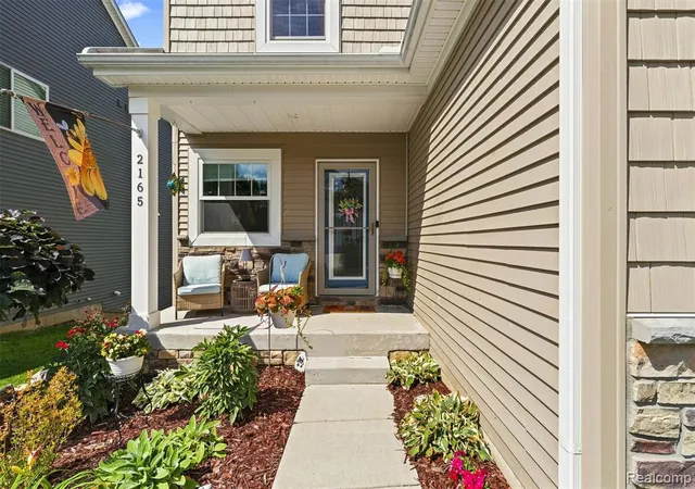 Photo 2 of Single family home for sale at 2165 Rolling Hills Dr, Holly, MI 48442 | MLS# 61025746 | Listing updated on 2026-09-07