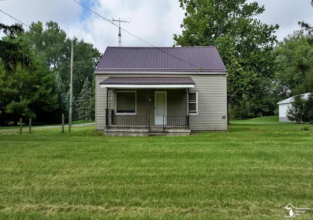 Photo 1 of Single family home for sale at 9457 Perry Ave, Erie, MI 48133 | MLS# 50221465 | Listing updated on 2026-09-17